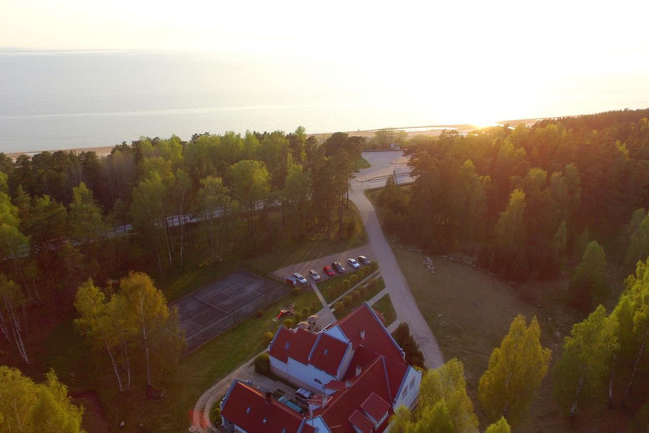 Karle Hotel Vitrupe Exterior photo